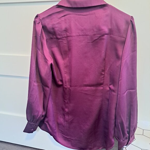Satin blouse with puff sleeves - Picture 3 of 4